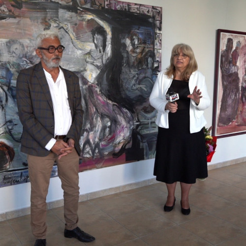 Expoziția lui Eugen Raportorul, artist rrom, deschisă la Roman până pe 15 noiembrie 2024