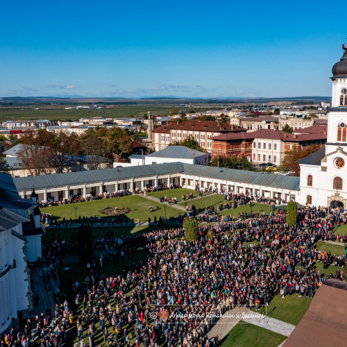 Catedrala Arhiepiscopală a sărbătorit 15 ani de la ridicarea Episcopiei Romanului și Bacăului la rang de Arhiepiscopie