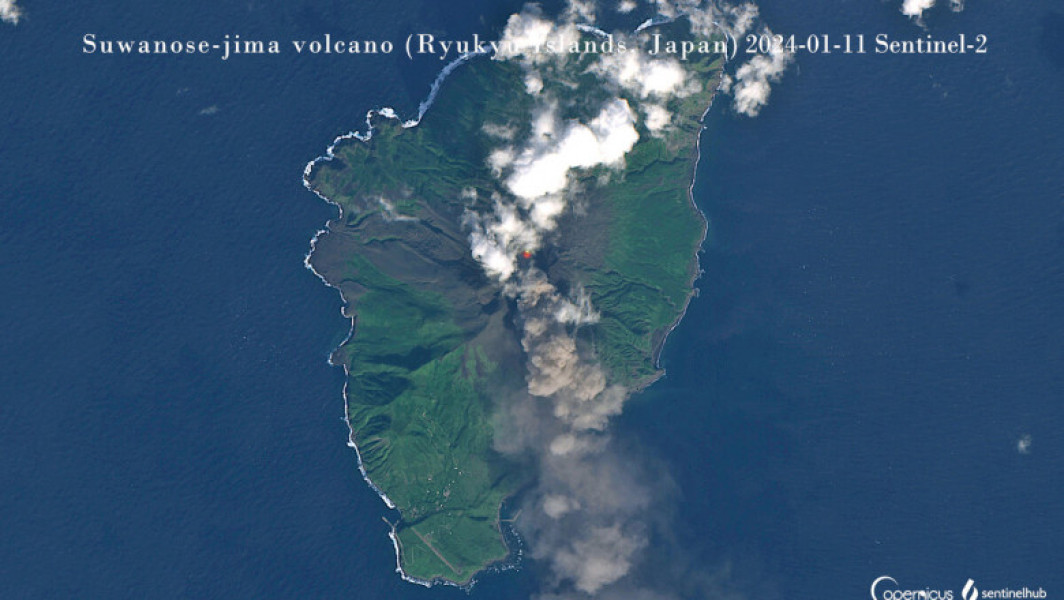 Alertă în Japonia: A erupt vulcanul Suwanose".

"Alertă în Japonia: Vulcanul Suwanose a erupt