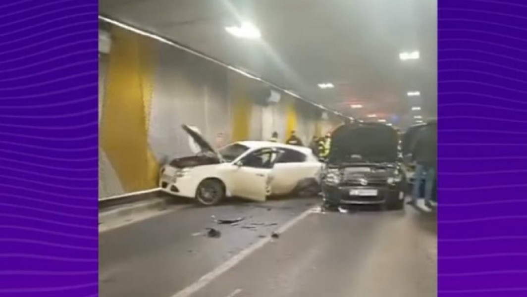 Patru răniți în carambolul de la Pasajul Unirii