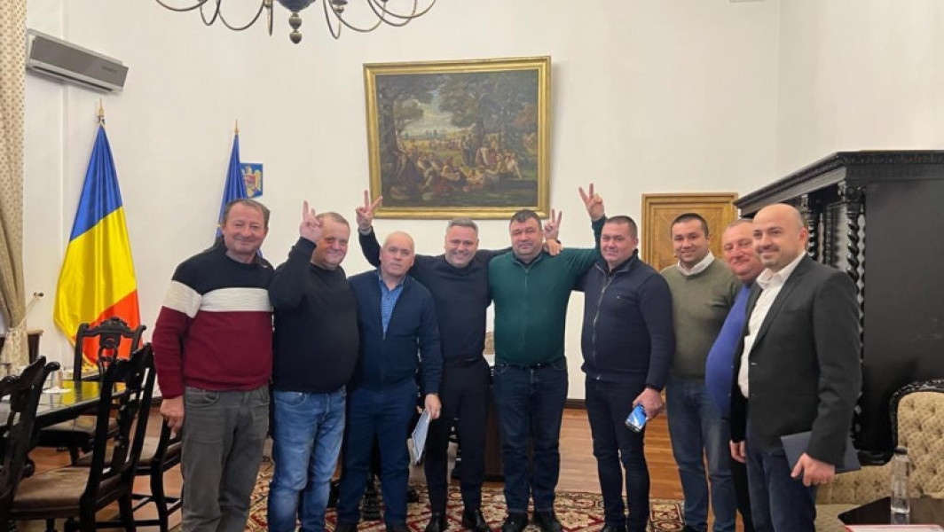 Barbu a discutat 5 ore cu fermierii din Botoşani și Timiş: Bani pentru problemele lor!