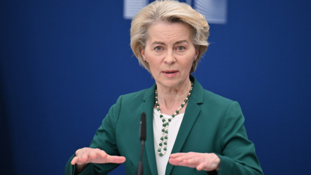 Uniunea Europeană suspendă răspunsul la taxele vamale impuse de SUA
