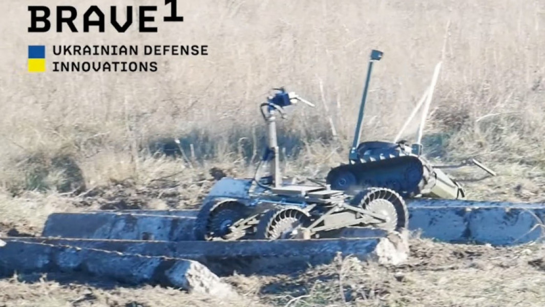 Ucraina dezvoltă noi drone terestre controlate prin fibră optică