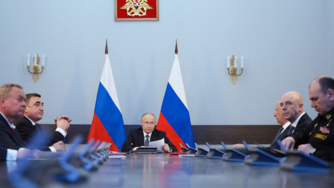 Putin cere utilizarea experienței din războiul cu Ucraina pentru întărirea marinei ruse