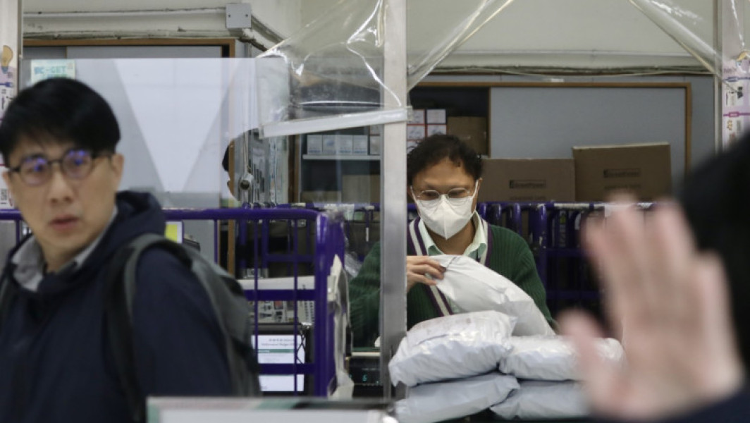 Hong Kong Post va opri coletele către SUA din cauza tensiunilor comerciale