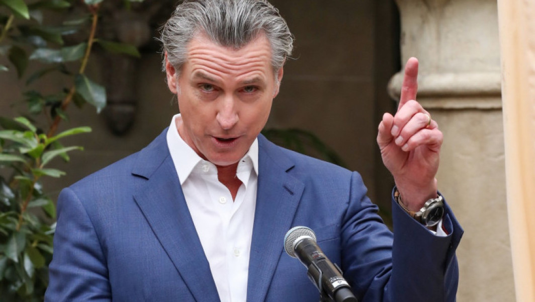 California contesta tarifele vamale impuse de Trump
