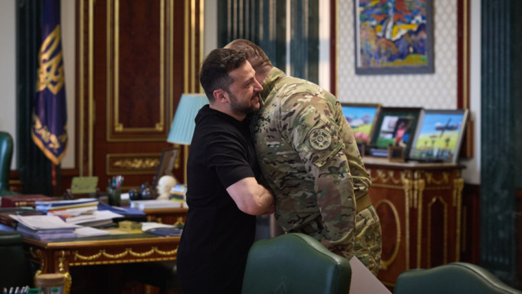 Serviciile secrete ucrainene au distrus 41 de avioane militare ruse, printre care bombardiere strategice și avioane de transport, în patru baze aeriene din Extremul Orient rusesc. Potrivit publicației censor.net, această operațiune remarcabilă va rămâne în istorie, fiind considerată una dintre cele mai costisitoare pentru Rusie, deoarece a redus semnificativ capacitatea sa nucleară strategică.
