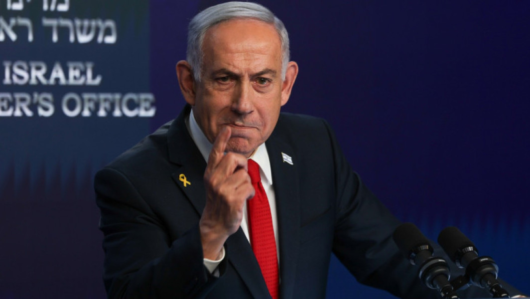 Opozitia israeliana intentioneaza sa solicite saptamana viitoare dizolvarea Parlamentului, ceea ce ar putea duce la organizarea de alegeri anticipate. Potrivit digi24.ro, liderii ultrareligiosi care sprijina Guvernul premierului Benjamin Netanyahu au indicat ca vor susține această propunere. Partidul Yesh Atid, condus de Yair Lapid, a anunțat pe rețelele sociale că va depune o astfel de solicitare în săptămâna următoare, iar Partidul Israel Beitenu, condus de Avigdor Liberman, a făcut același anunț, notează sursa menționată.