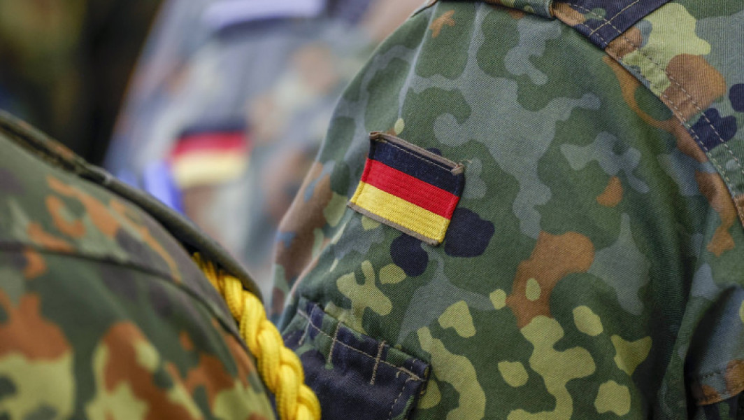 Guvernul german va investi fonduri pentru angajarea a 11.000 de militari suplimentari până la sfârșitul anului