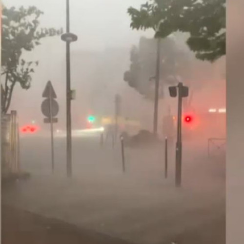 Furtuni violente în Franța după zile caniculare: cel puțin doi oameni au murit