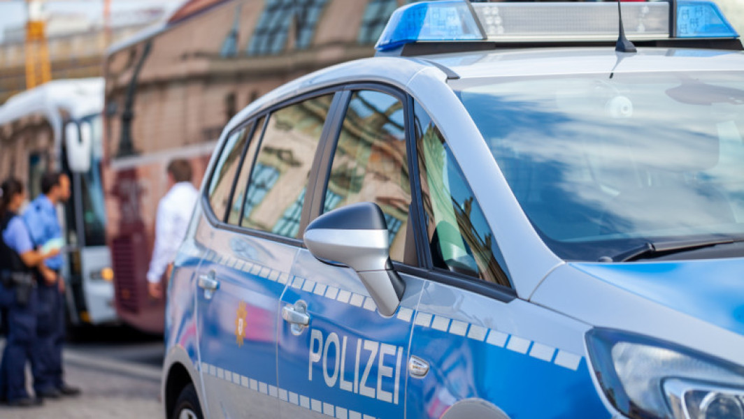bărbat înarmat cu cuțitul împușcat mortal de poliție în Wangen