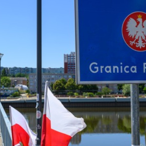 Polonia va detasa 5.000 de militari pentru a sprijini controalele la frontiera cu Germania și Lituania