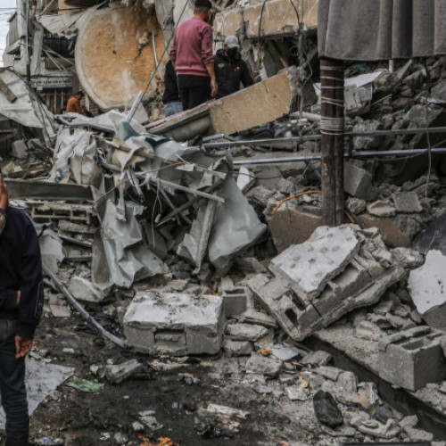Atac devastator în Gaza: cel puțin 15 militanti palestinieni, inclusiv opt copii și două femei, uciși la coada pentru medicamente