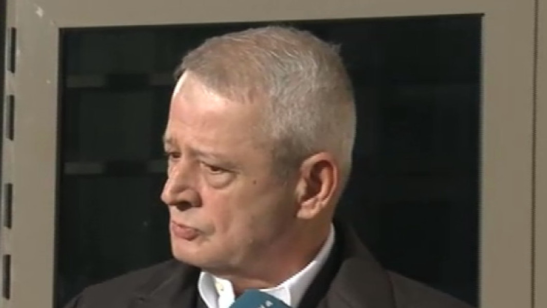 sorin Oprescu, surprins relaxându-se în Grecia după condamnarea pentru corupție