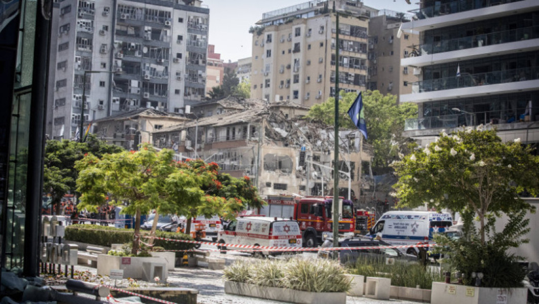 Iranul și-a îmbunătățit considerabil capacitatea de a pătrunde apărarea antiaeriană a Israelului în timpul operatiunii „Rising Lion”, potrivit unei anchete publicate miercuri de Wall Street Journal. Potrivit rezultatelor, dacă la începutul conflictului doar 8% dintre rachetele iraniene reușeau să treacă de sistemele defensive, în cea de-a doua fază procentul s-a dublat, ajungând la 16%.