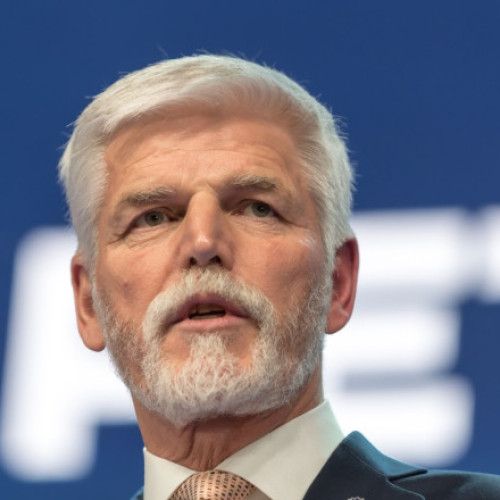 Presedintele ceh Petr Pavel a semnat o lege importantă care interzice promovarea ideologiei comuniste, aliniindu-se astfel cu pedepsele pentru propaganda nazistă, relatează Euractiv.
