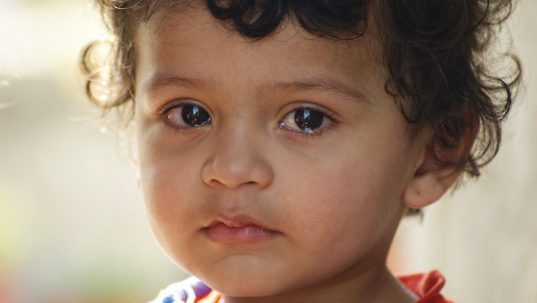 Aproximativ 40.000 de copii în sistemul de protecție socială, din care doar un sfert sunt adoptabili. Ministrul anunță adoptarea a 1377 de copii în 2023 și reformarea condițiilor pentru asistenții maternali pentru protecția copiilor nevoiași.