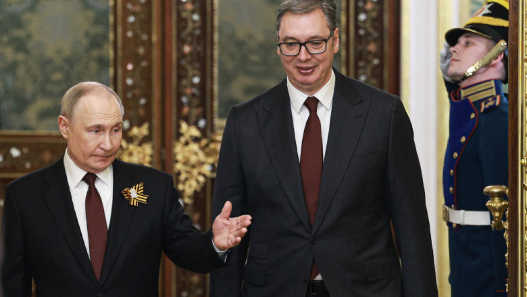 Serbia își păstrează neutralitatea în conflictul dintre Rusia și Ucraina, hotărând să nu impună sancțiuni împotriva Rusiei, conform declarațiilor președintelui Aleksandar Vucic. Acesta a afirmat că Serbia va merge înainte cu politica sa stabilă, deși aceasta nu este pe placul nimănui, nici din Occident, nici din Orient, noteaza digi24.ro.