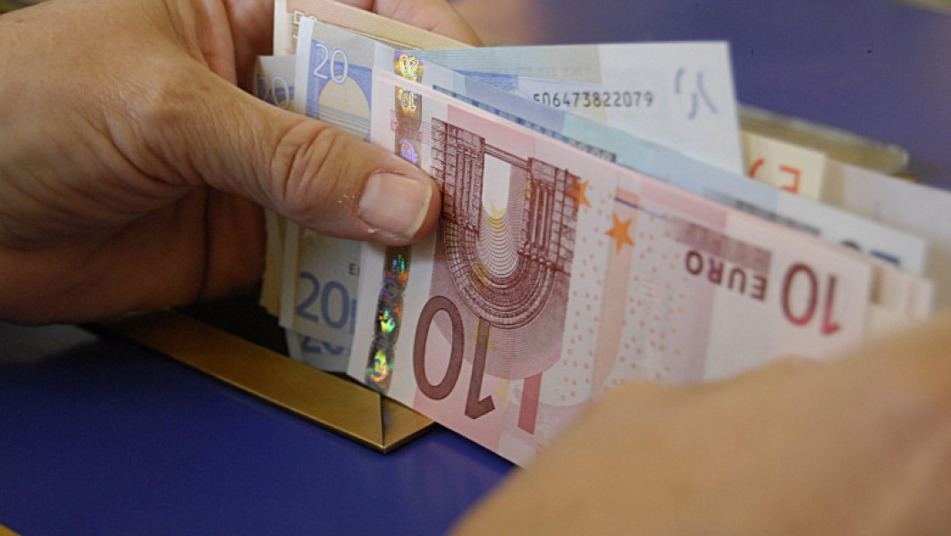 Grup criminal specializat în escrocherii cu bancnote a fost destructurat în Spania