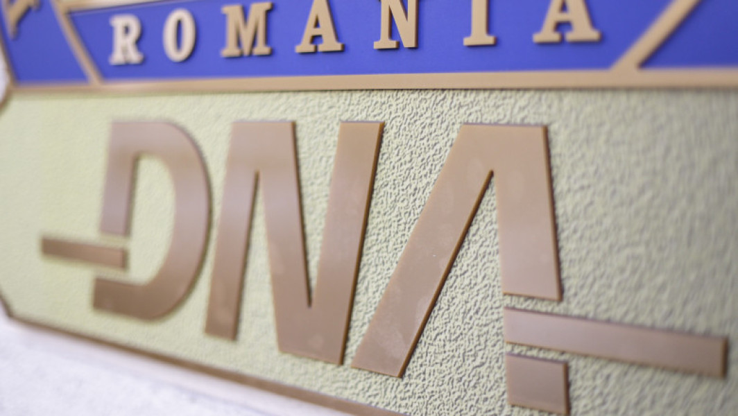 Șeful Direcției Vamale București, reținut pentru luare de mită de DNA