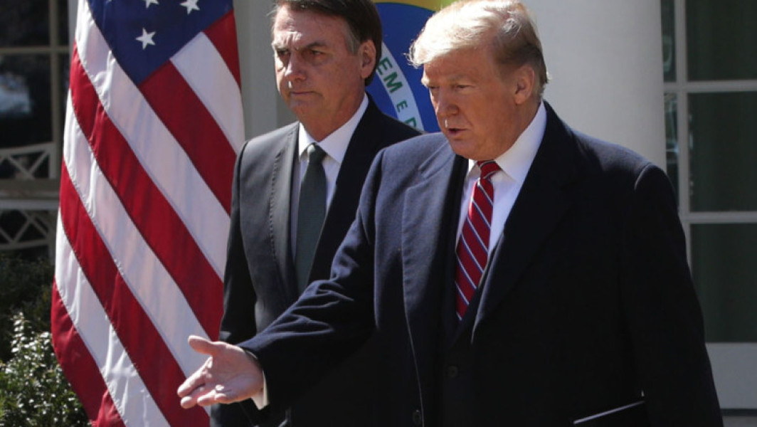 Trump semnează taxe suplimentare pentru produsele braziliene din cauza urmăririi penale a lui Bolsonaro