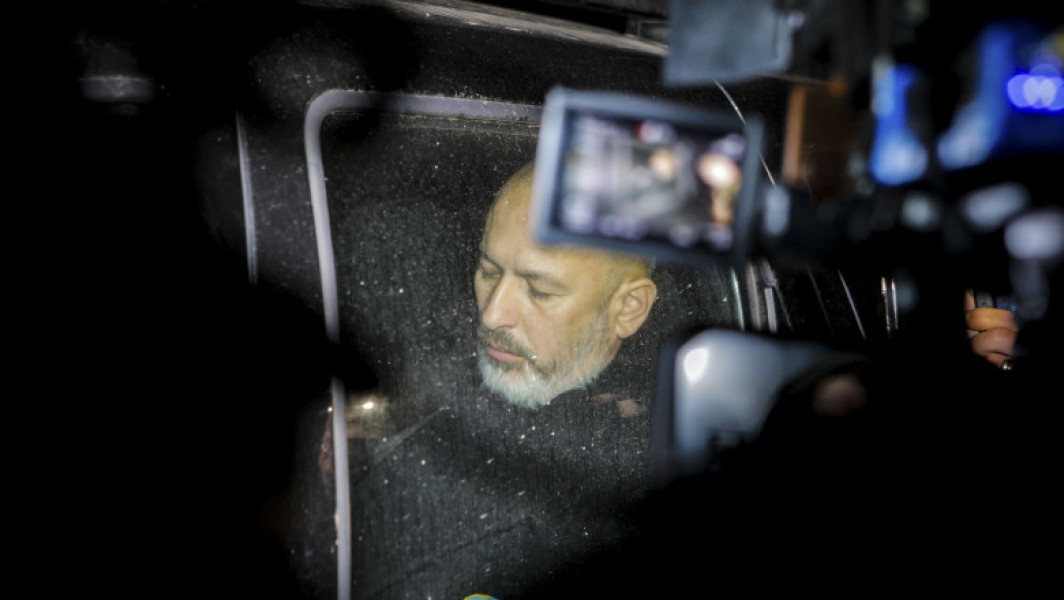 Cornel Dinicu a câștigat în instanță dreptul de a comunica cu fiul și iubita sa. Avea interdicție de a lua legătura cu ei