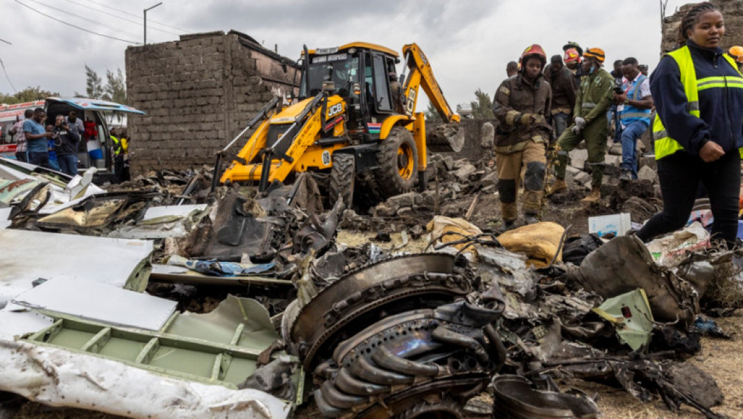 accident grav de avion ambulantă peste casele din Nairobi, cel puțin șase morți