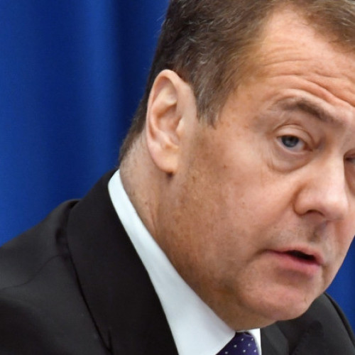 Medvedev afirmă că refuzul lui Trump de a crește presiunea asupra Rusiei, un rezultat al summitului din Alaska