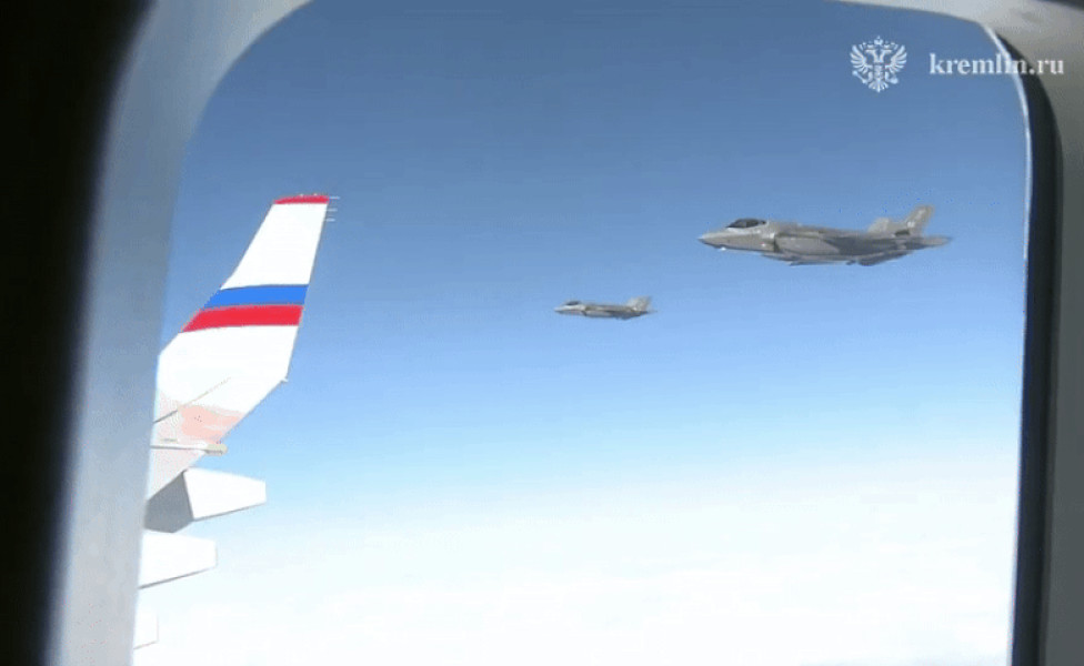 Avioane F-35 americane au escortat avionul prezidențial al lui Vladimir Putin în timpul plecării din Alaska