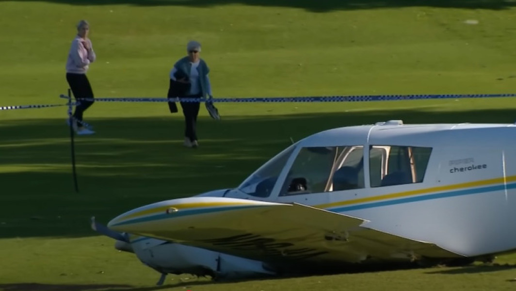 Avionul Piper Cherokee s-a prăbușit în timpul unei aterizări de urgență pe un teren de golf din Sydney
