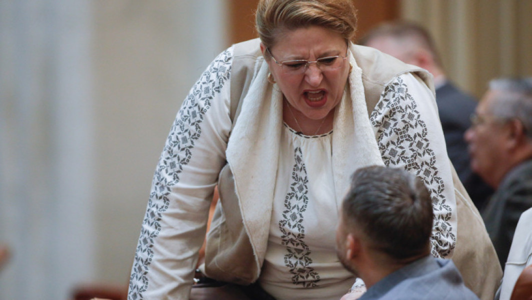 SCANDAL ÎN FAMILIA ȘOȘOACĂ: SOȚUL REFUZĂ DEMISIA DIN FUNCȚIA DE PRIM-VICEPREȘEDINTE. DECIZIA ESTE ILEGALĂ - COMUNICAT DE PRESĂ DUMITRU-SILVESTRU ȘOȘOACĂ
