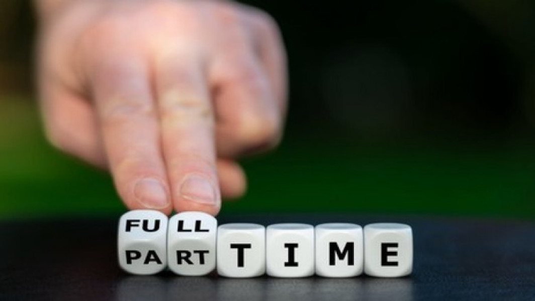 Creșterea salariilor pentru joburile part-time, pe fondul crizei de pe piața muncii. Care este domeniul cel mai căutat și care oferă salarii medii de 3.000 lei?