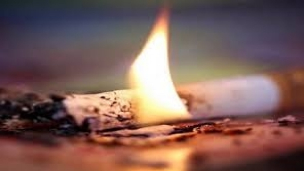 Incendiu într-un bloc din Piatra-Neamț, un bărbat de 72 de ani salvat
