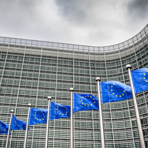 Comisia Europeană analizează deficitul României și suspendarea fondurilor