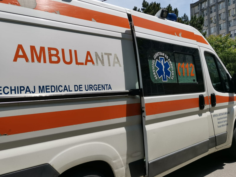 Bărbat de 45 de ani a decedat în ambulanță în Neamț în timpul transportului la spital