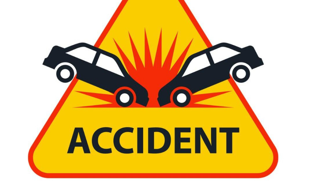 Accident în Piatra-Neamț soldat cu rănirea unui pasager după neacordarea priorității