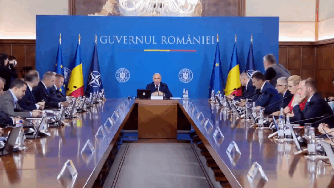 Premierul Ilie Bolojan propune reducerea posturilor din administrația locală, cu opoziție în coaliție