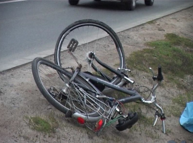 Bărbat de 64 de ani rănit după ce a căzut de pe bicicletă în Luțca