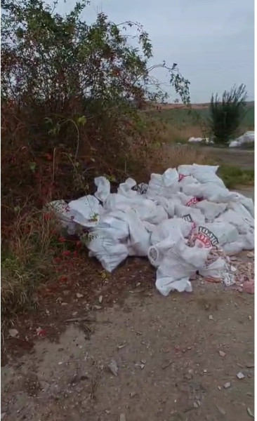 Bărbat amendat cu 1.500 de lei pentru depozitarea ilegală de deșeuri din construcții
