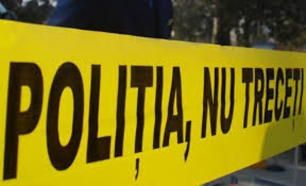 O tânără a murit după ce mama și fiica au fost înjunghiate în Neamț