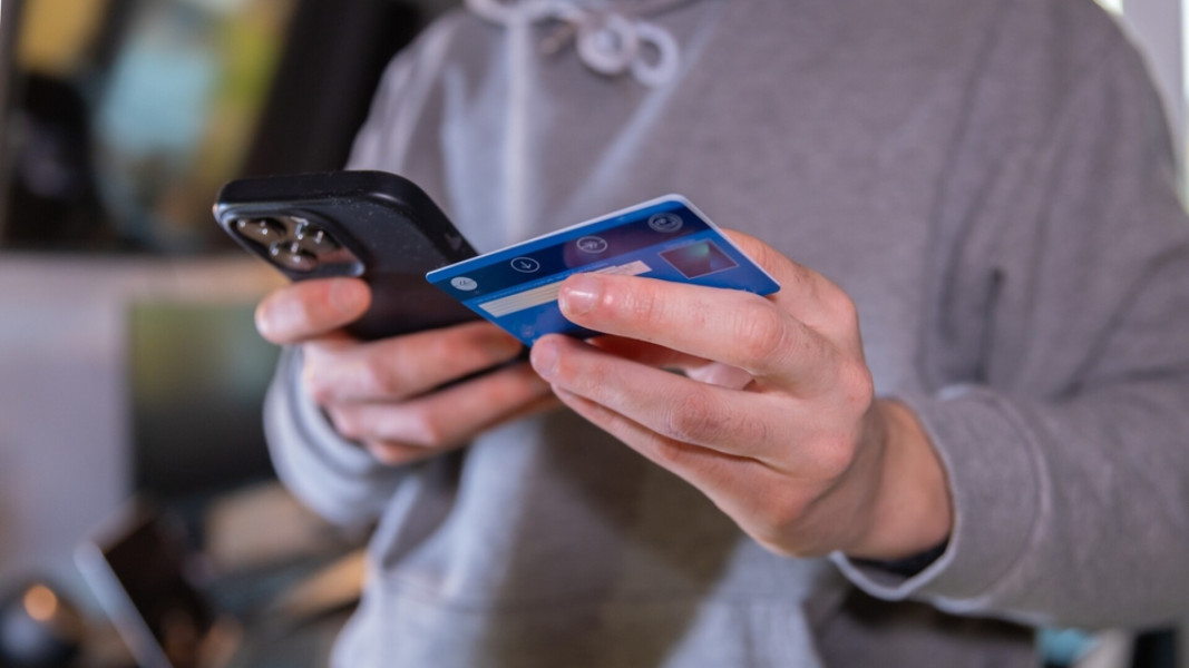 Autoritățile avertizează asupra unui val de înșelătorii cu investiții false online
