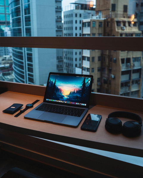 MacBook Pro: performanță și portabilitate apreciate de profesioniști