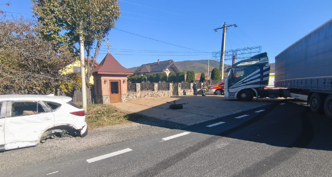 Două persoane transportate la spital după un accident în comuna Alexandru cel Bun