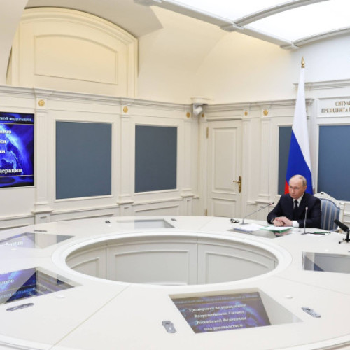 Rusia desfășoară exerciții nucleare la o zi după amânarea summitului Putin-Trump