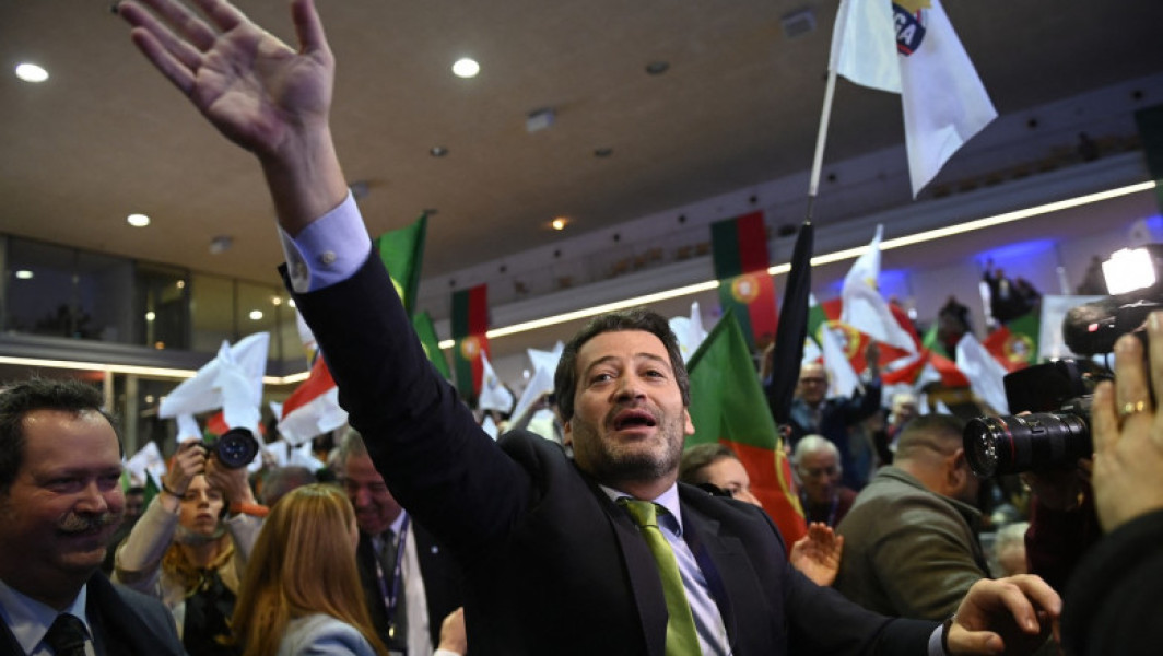 Scandalurile din Portugalia cresc popularitatea partidului extremist condus de foști comentatori de fotbal, Ventura.