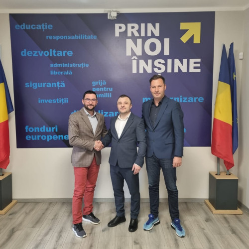 Consilierul local Cosmin Asandei se alătură echipei liberale a primarului Andrei Carabelea din Piatra-Neamț