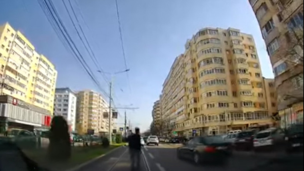 Femeie atacata cu cutit de barbat in Ploiesti, in timp ce conducea cu 2 copii in masina.