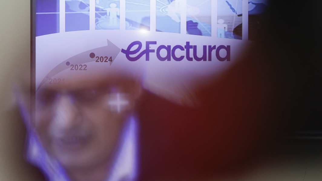 Ministerul Finanţelor anunţă versiunea simplificată a aplicaţiei e-Factura. Boloş: "Utilă pentru 670.000 contribuabili