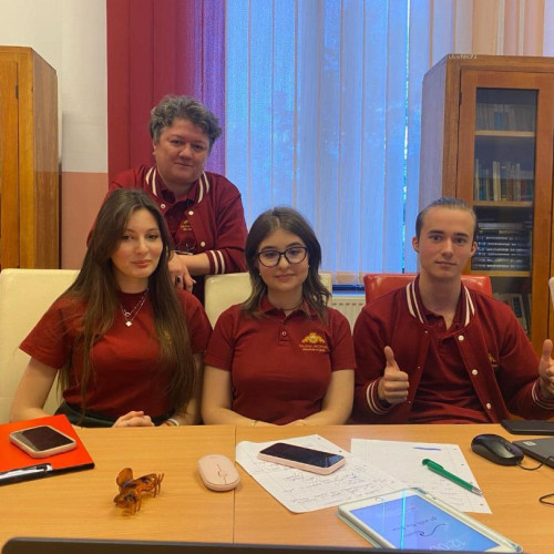 Elevii de la CNRV au obținut noi performanțe în domeniul studiilor, confirmând excelența instituției. La un campionat de dezbateri online, Clubul de Dezbateri al Colegiului a avut succes cu tema "Sustenabilitatea generează economii de natură financiară". La fel de bine s-au descurcat și elevii la Concursul de Fizică -Geografie. A fost organizat împreună cu Facultatea de Geografie a Universității București, iar elevii CNRV au obținut atât premii speciale, cât și mențiuni. Aceștia au fost îndrumați de profesori de valoare, care își dedică timpul elevilor cu dragoste și pasi