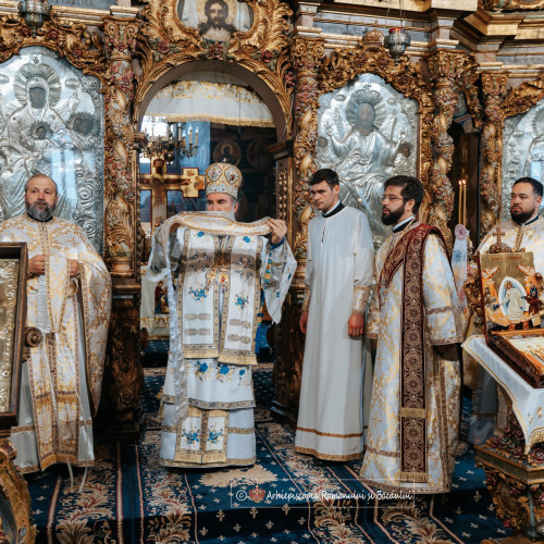 Doi preoți hirotoniți de Arhiepiscopul Romanului și Bacăului